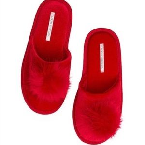 Victoria’s Secret Red Velvet Fuzzy Pom Pom Slippers Size 9-10 Large